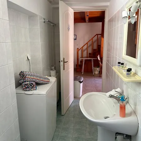 Casa Ero アパート アルゴストリオン